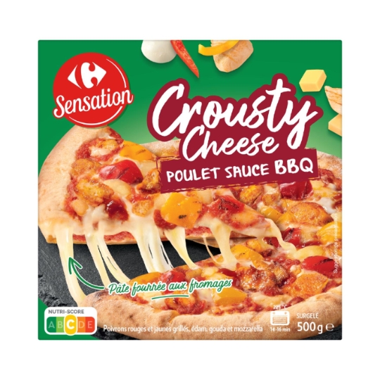 Pizza au blanc de poulet rôti, poivrons grillés, sauce barbecue, edam, gouda et oignons marinés. CARREFOUR SENSATION