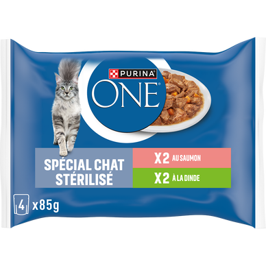 Sachets fraîcheur pour chat stérilisé effilés de saumon et de dinde PURINA ONE, 4x85g