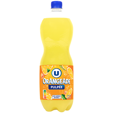 Boisson gazéifiée au jus d'orange pulpé à base de concentré avec sucre1,5L