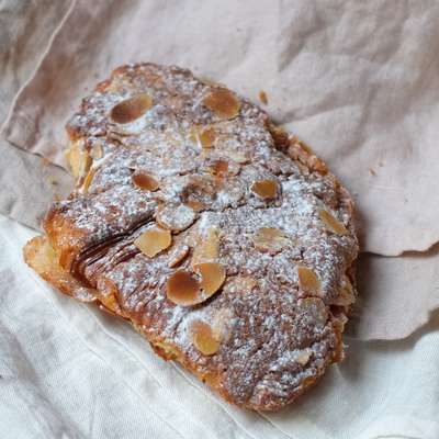 Croissant aux amandes