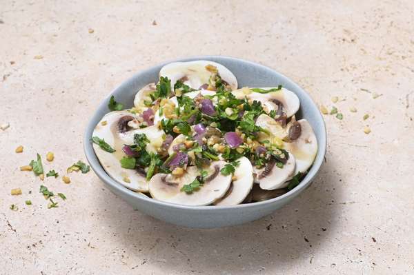 Salade de champignons coriandre et noisettes, Frichti (105 g)