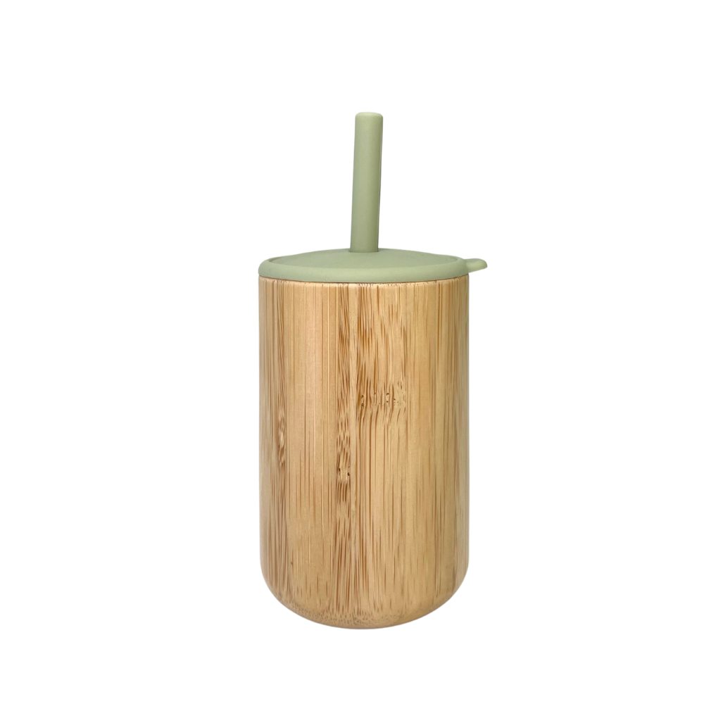 Verre avec couvercle et paille vert pastel