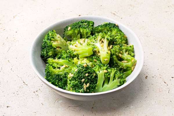 Salade de brocolis aux graines de lin, Frichti (150 g)