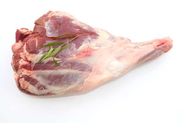 Gigot d’agneau avec os (environ 1,7 - 1,8 kg)