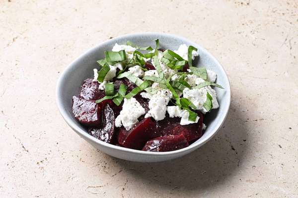 Betterave sauce framboise et chèvre émietté, Frichti (143 g)
