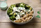 Bowl de brocolis, poulet & sauce basilic, Frichti (390 g)